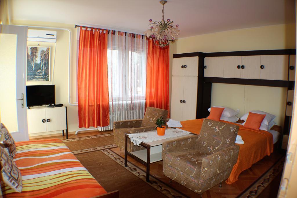 Altan Apartments Heviz Exterior photo